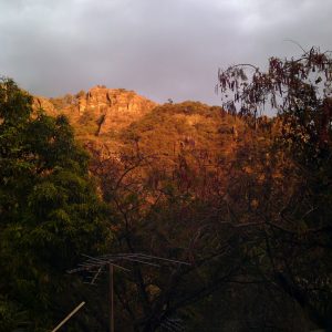 Tepoztlán: Tepozteco al amanecer + mercado
